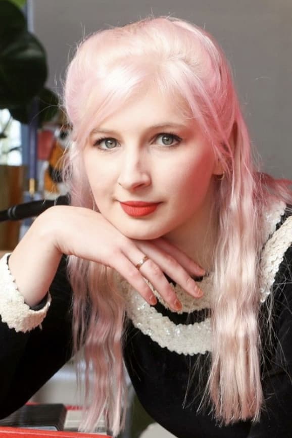 Alice on the Roof profile