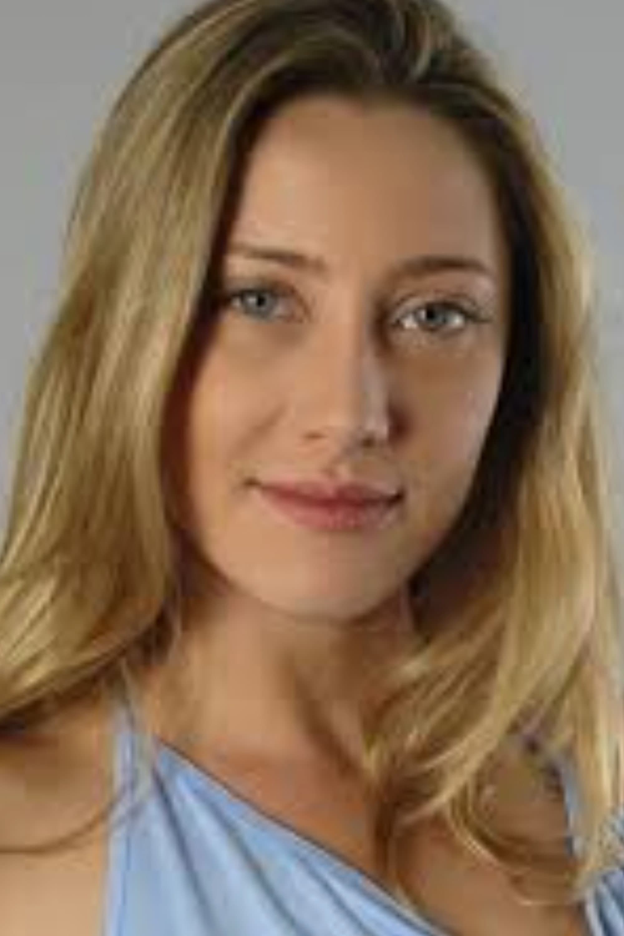 Vanessa Bueno profile