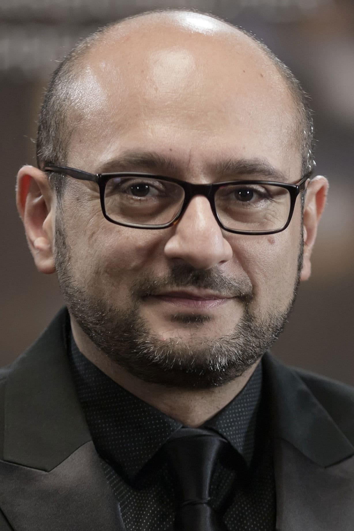 Arash T. Riahi profile