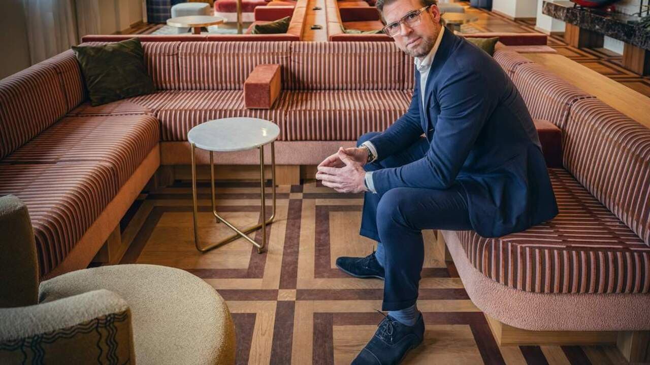 Rutgers Lobby backdrop