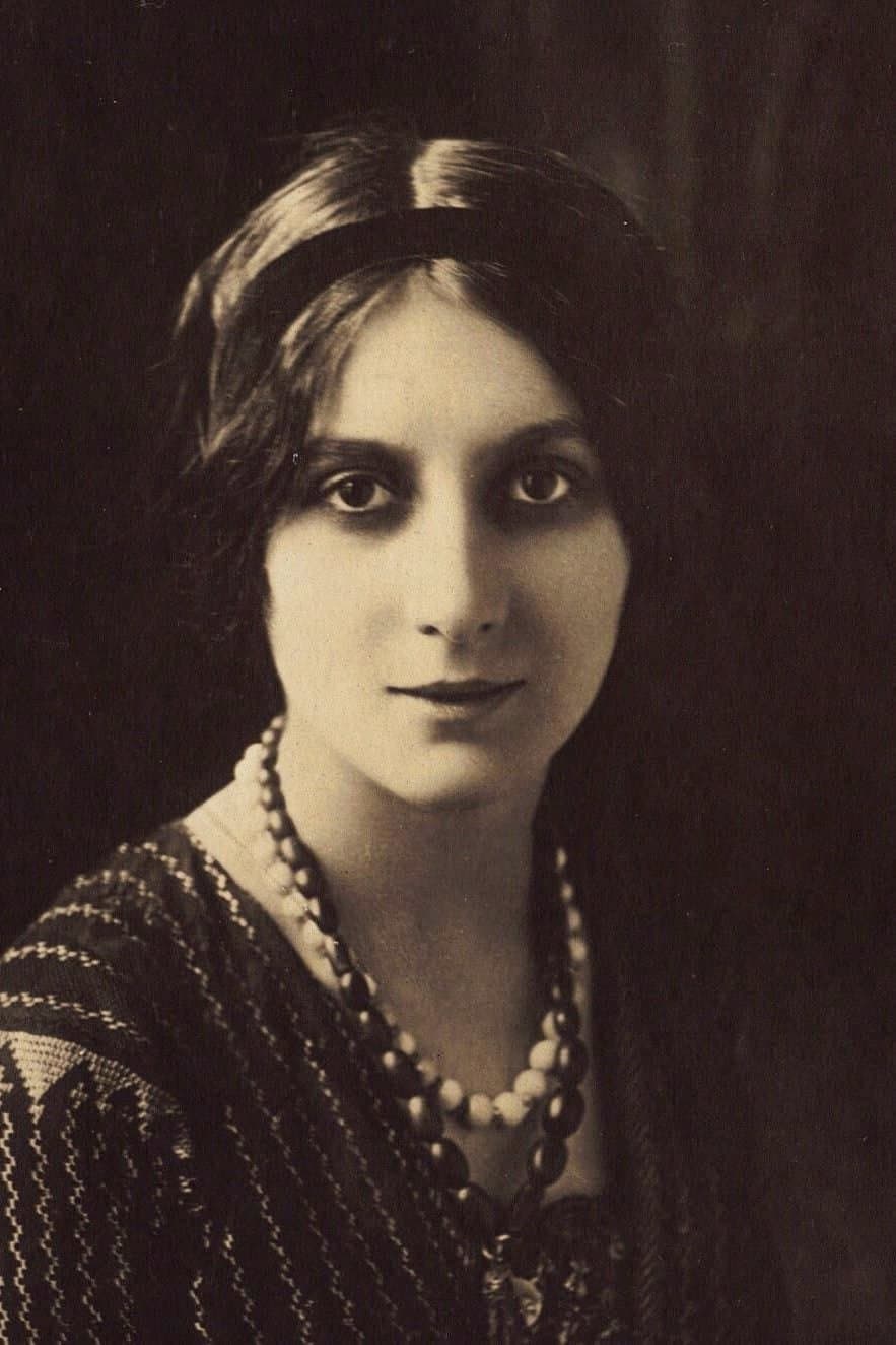 Stacia Napierkowska profile