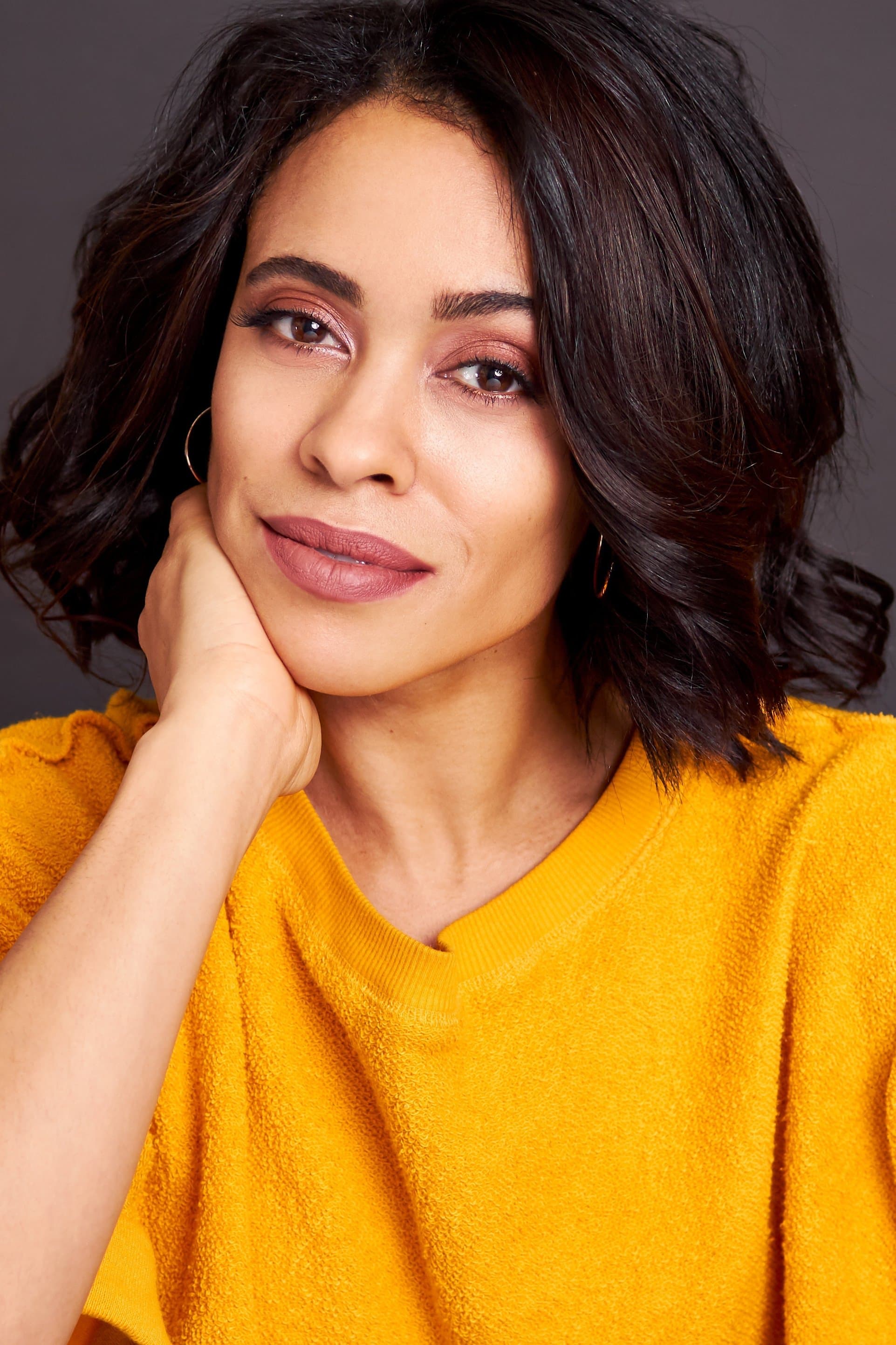 Julia Harnett profile