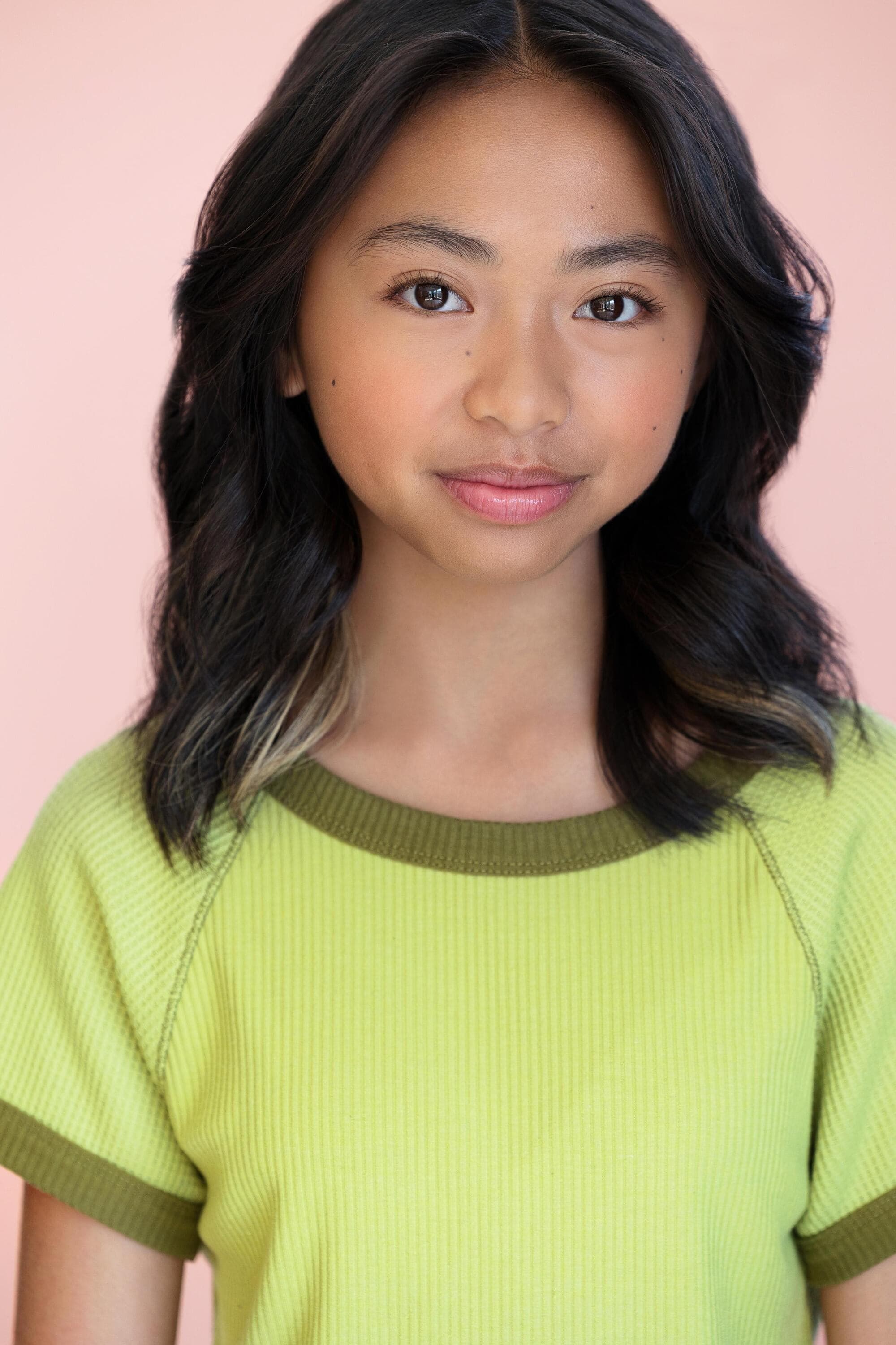 Mia Lynn Bangunan profile