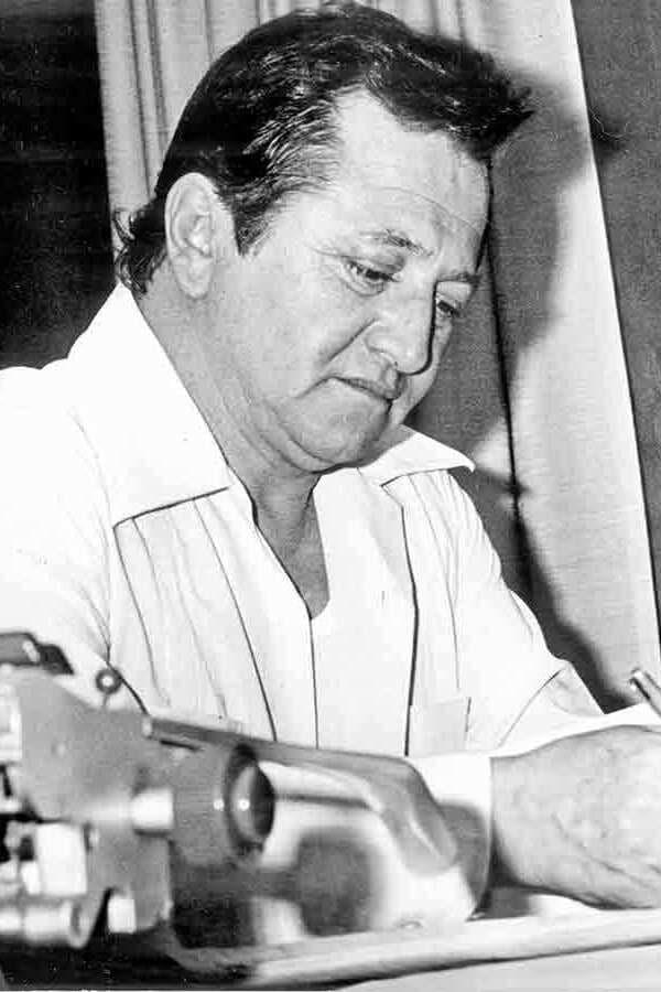 Ricardo Garibay profile