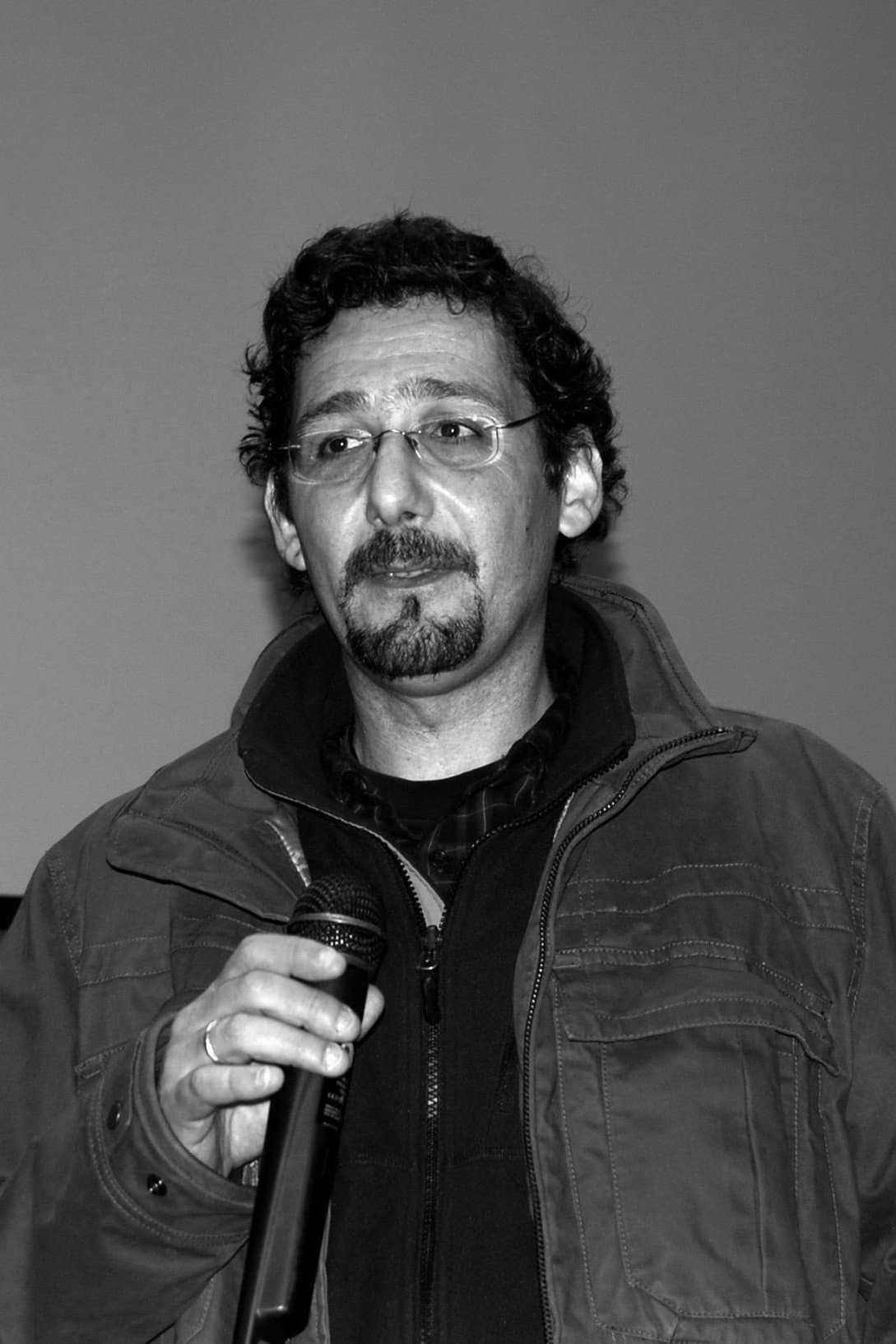 Yorgos Avgeropoulos profile