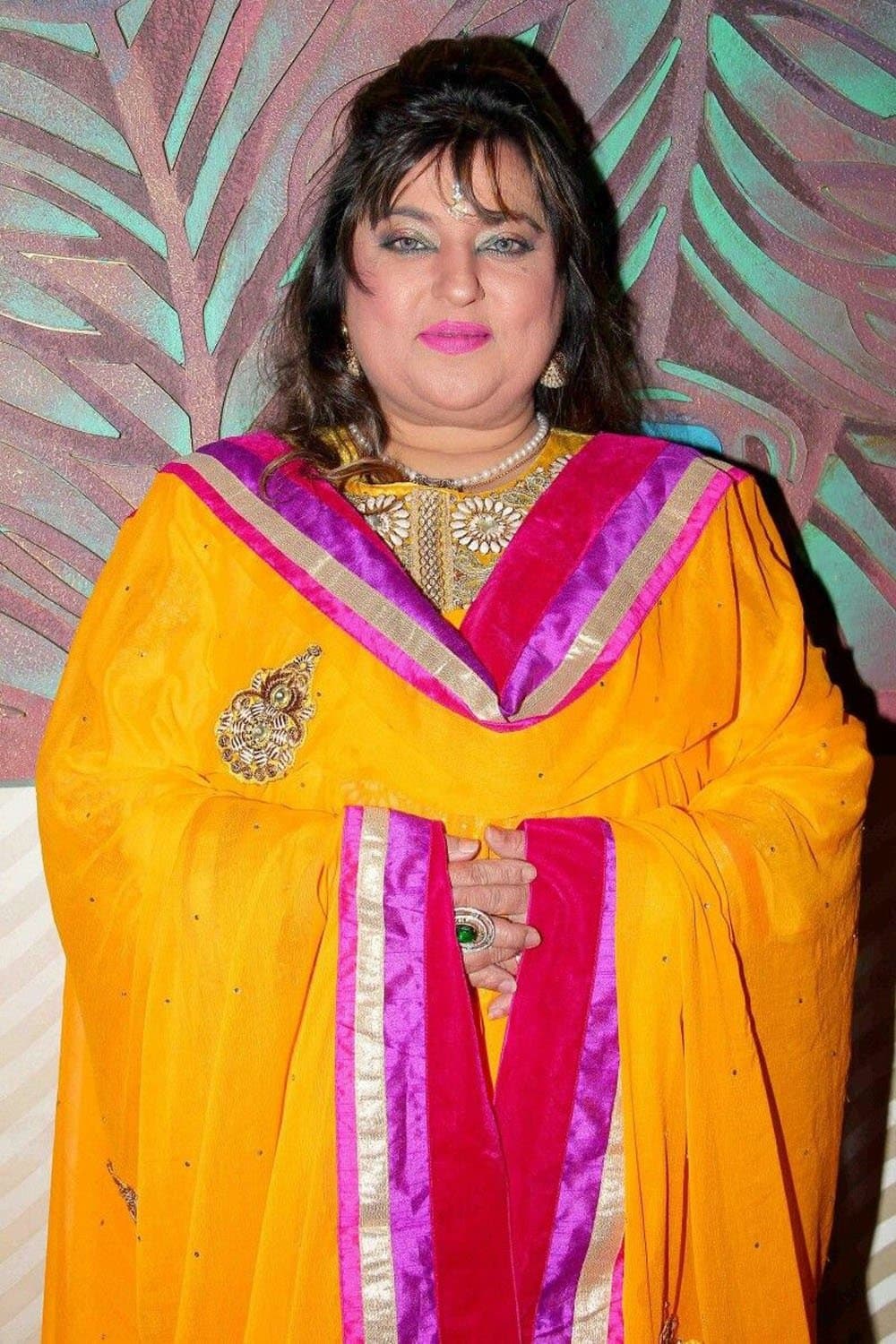 Dolly Bindra profile