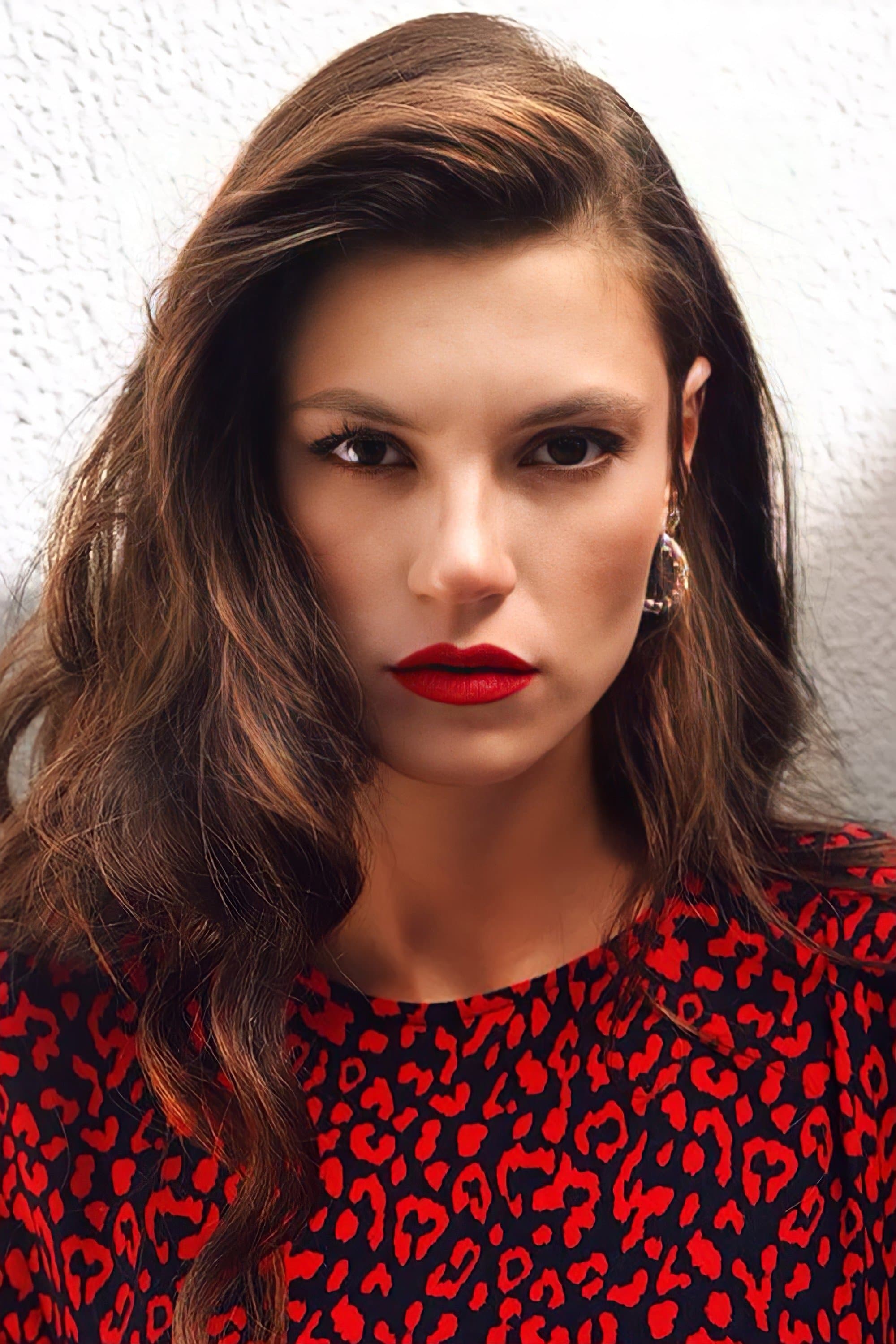 Yüsra Geyik profile