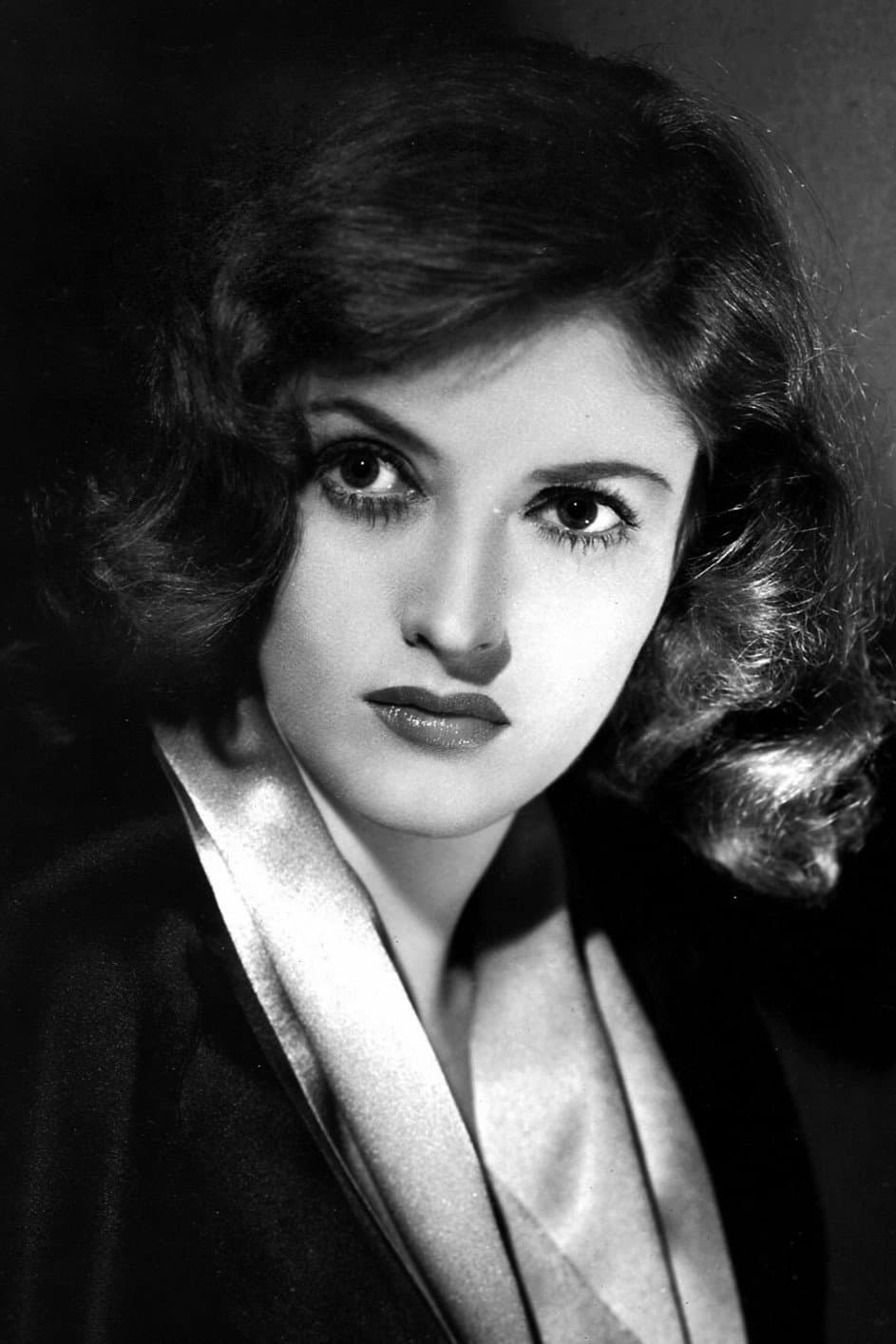 Martha Vickers profile