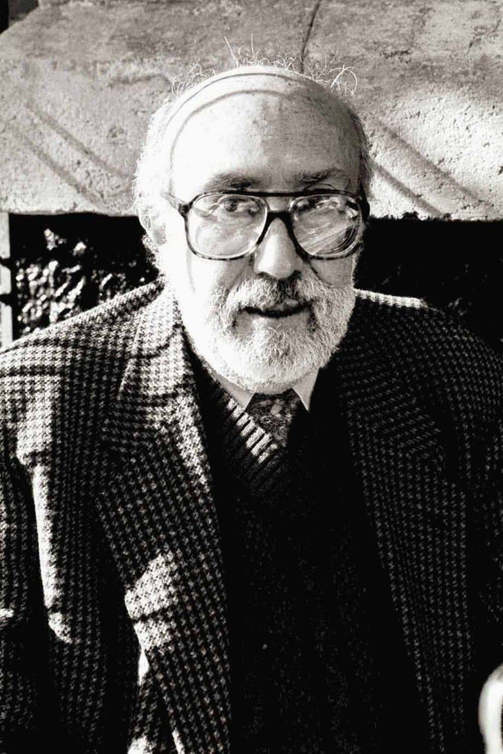 Emilio Carballido profile