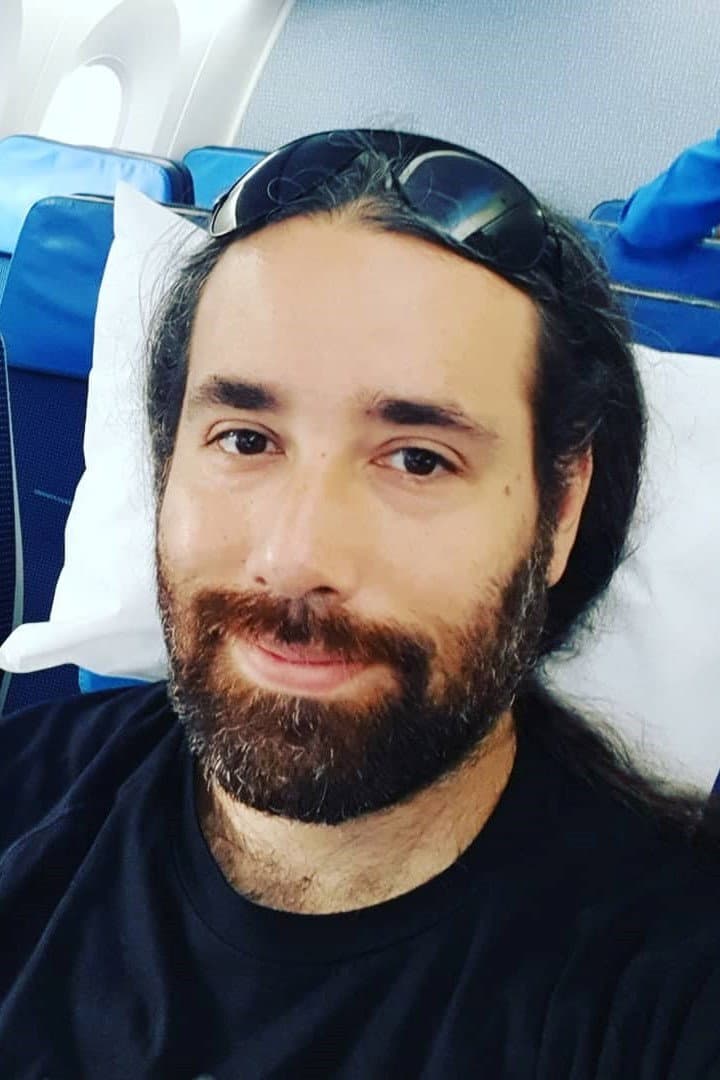 Julián Barrett profile