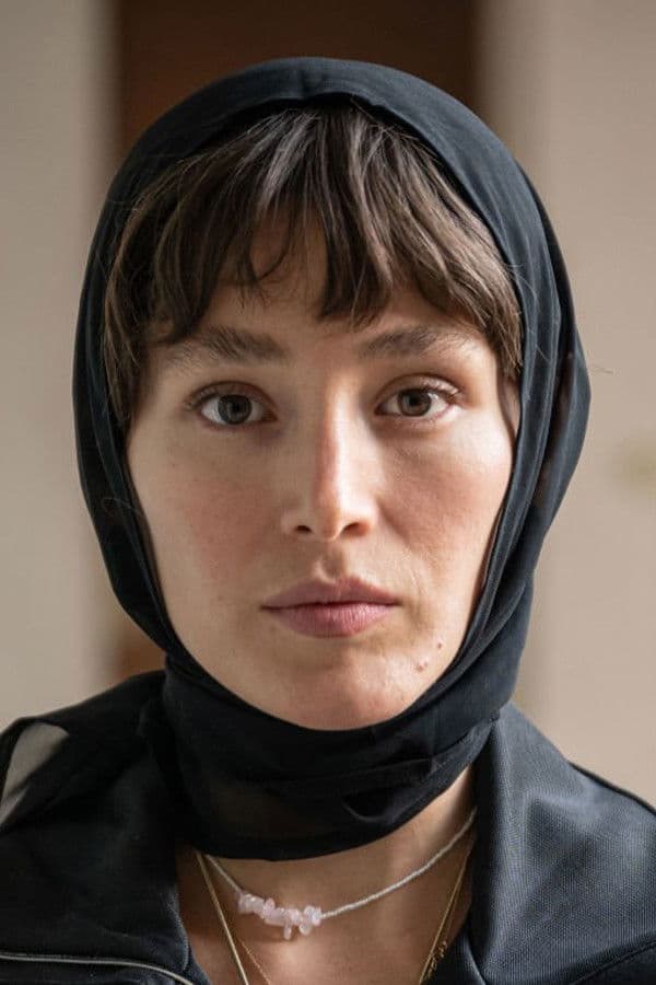 Fereshteh Hosseini profile