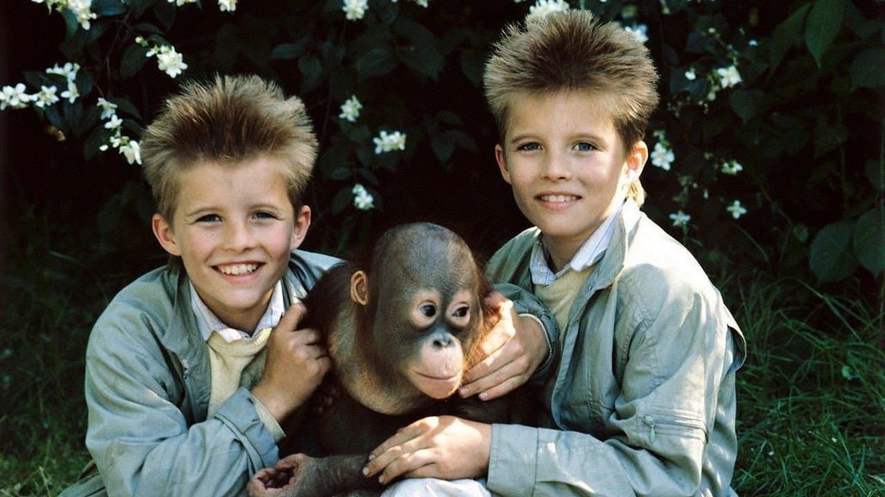 Twins at the Zoo backdrop