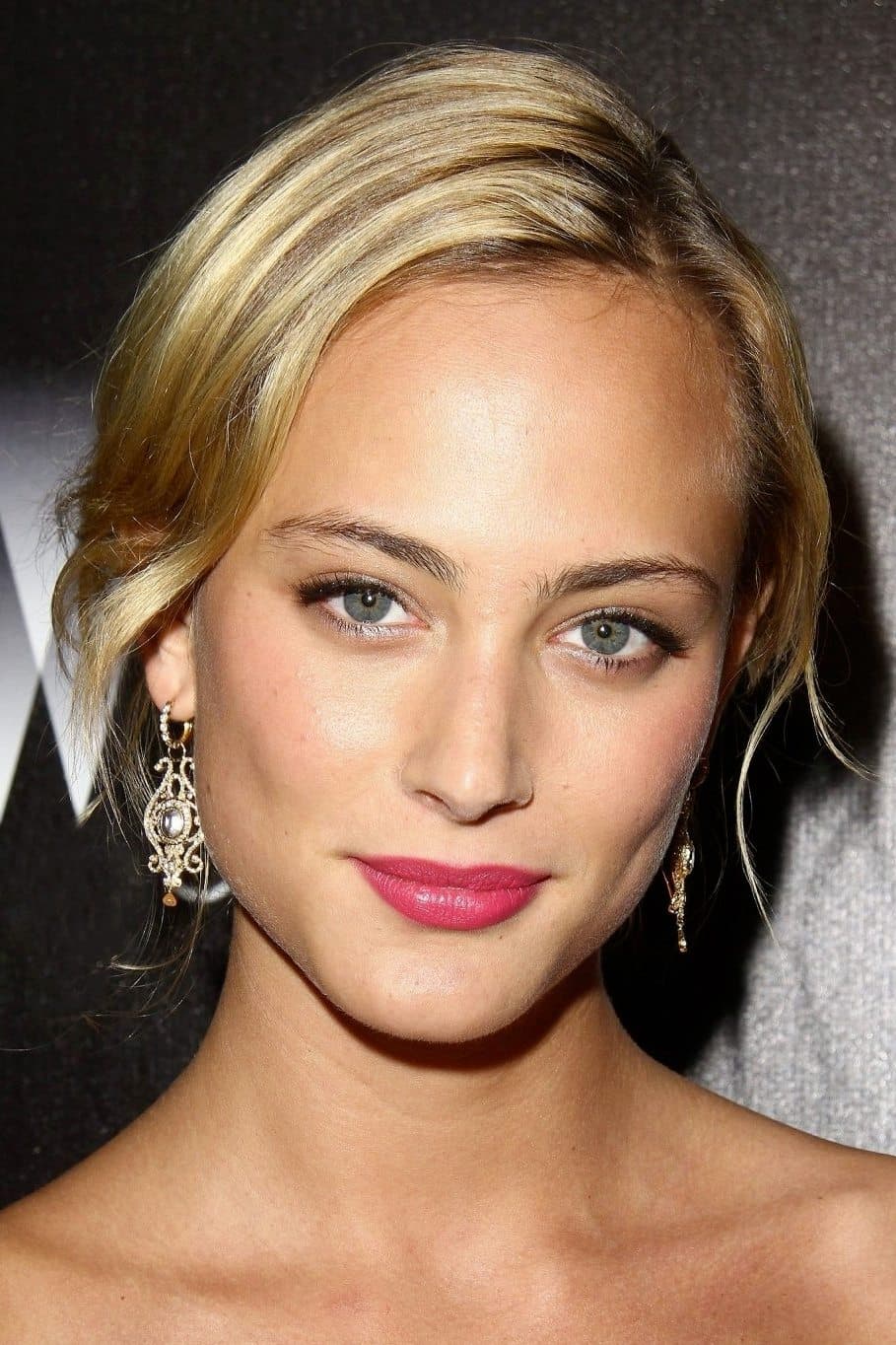 Nora Arnezeder profile
