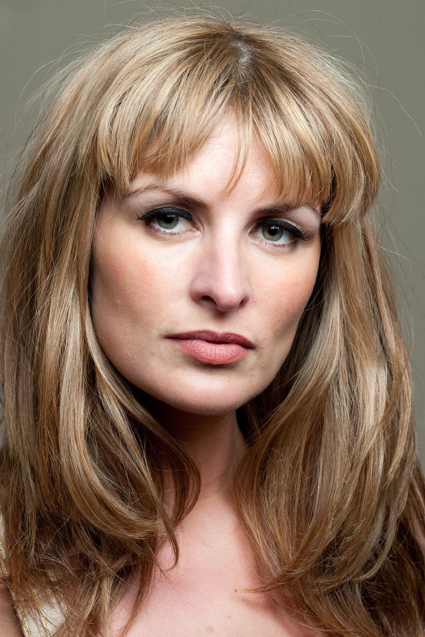 Lesley Harcourt profile