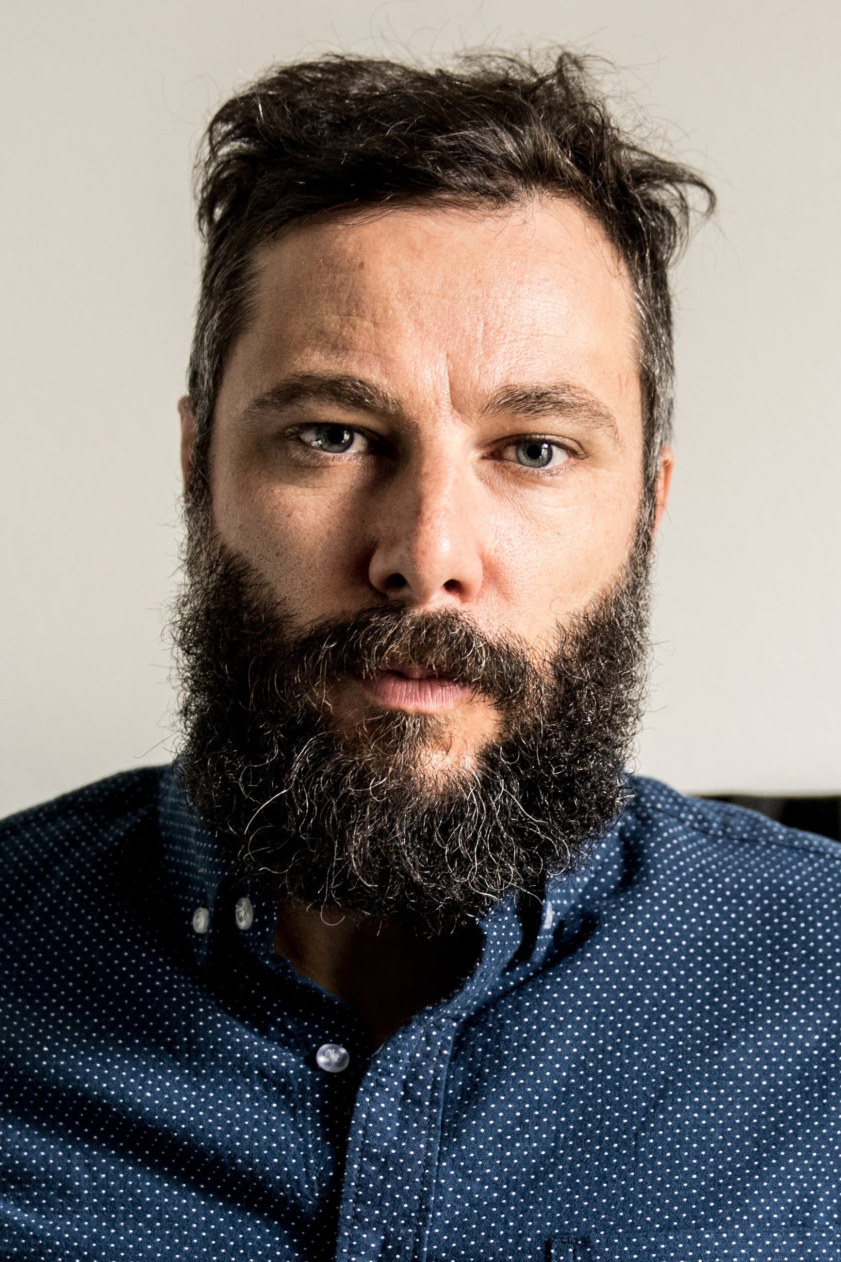 Tire le coyote profile