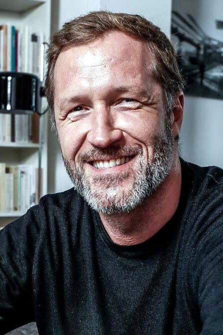 Paul Magnette profile