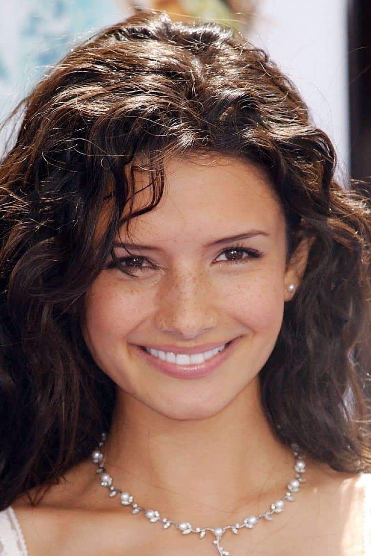 Alice Greczyn profile