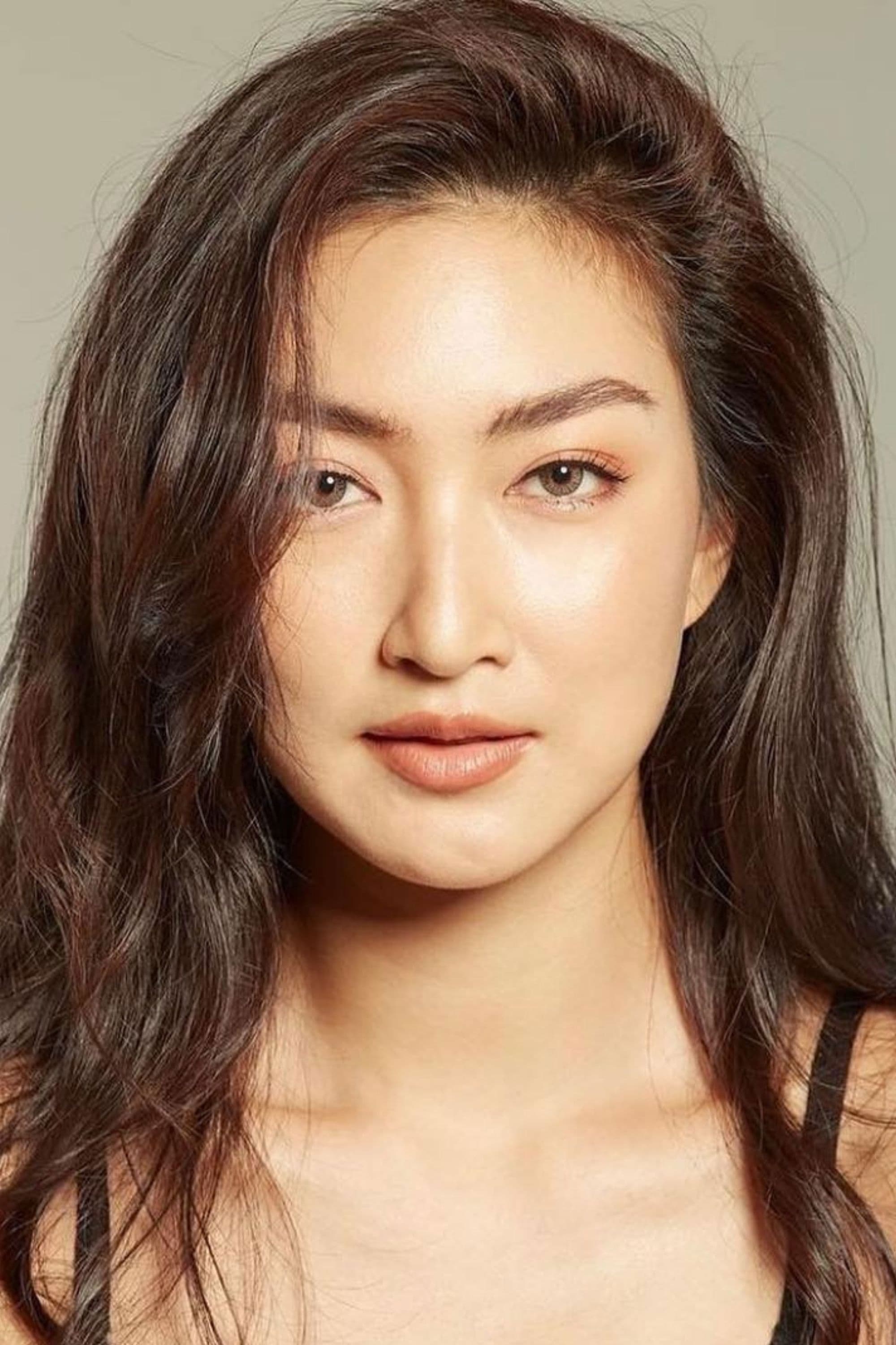 Khemanit Jamikorn profile