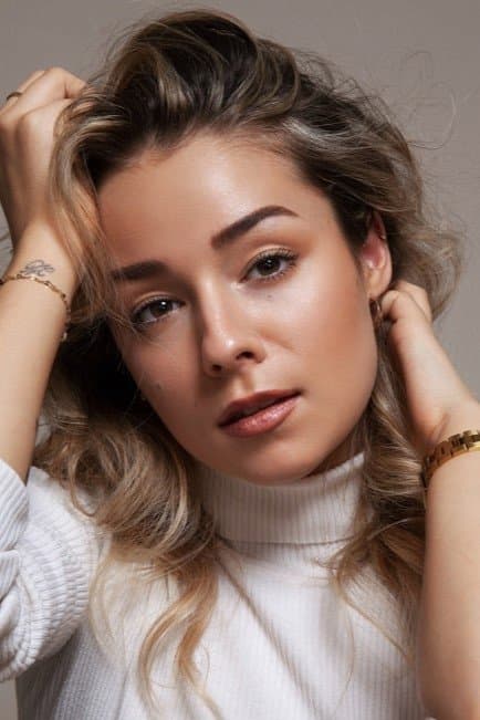 Samia Hofmann profile