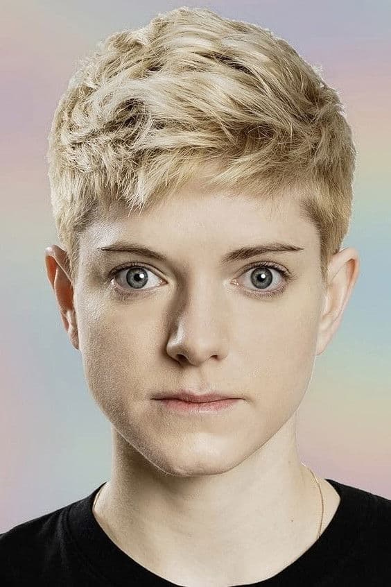 Mae Martin profile