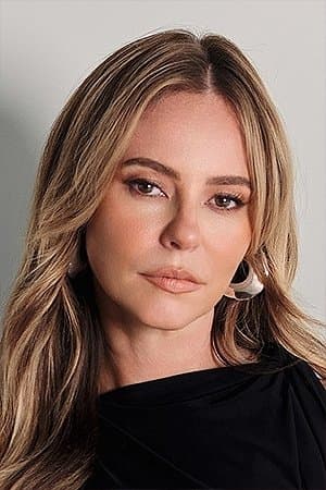 Paolla Oliveira profile