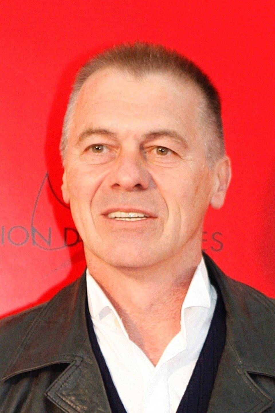 Miguel Ángel Solá profile