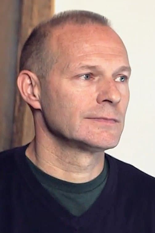 Giles Nuttgens profile