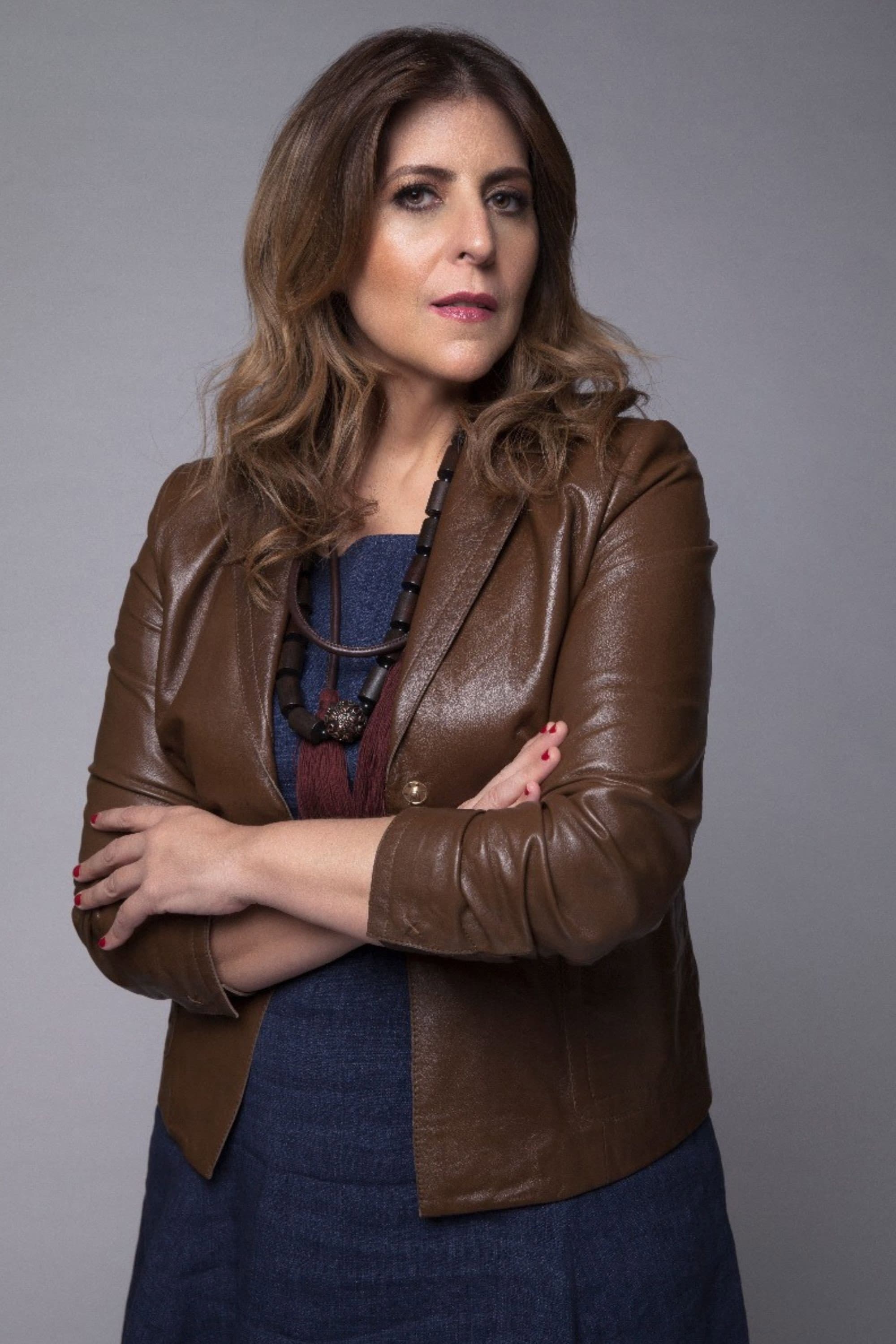 Tana Schémbori profile