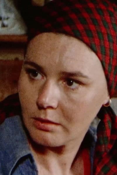 Elizabeth Huddle profile