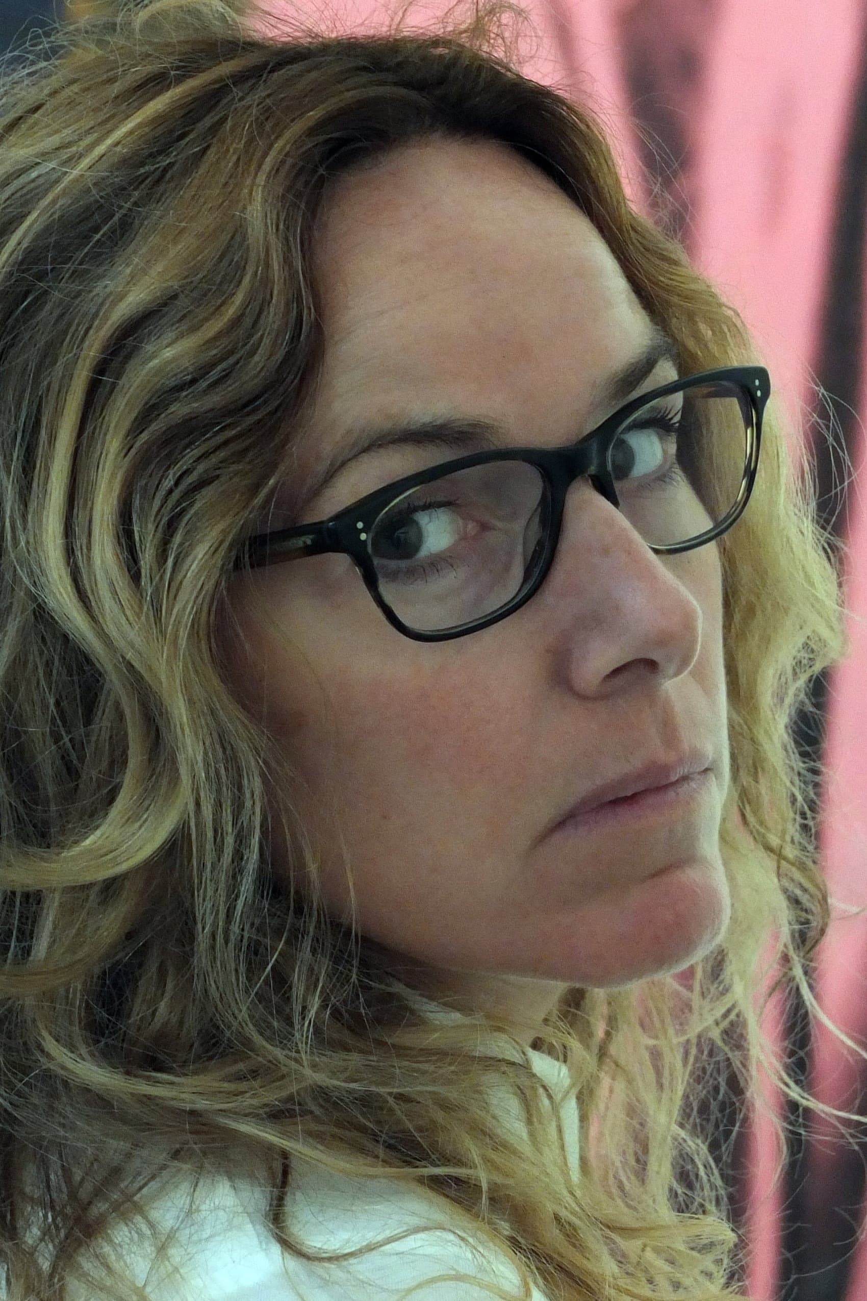 Véronique Sacrez profile