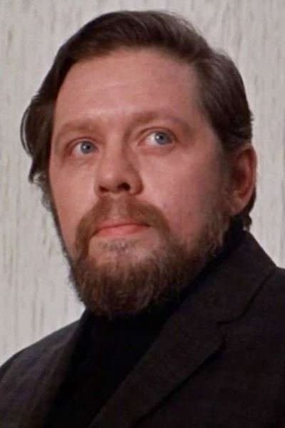 Severn Darden profile