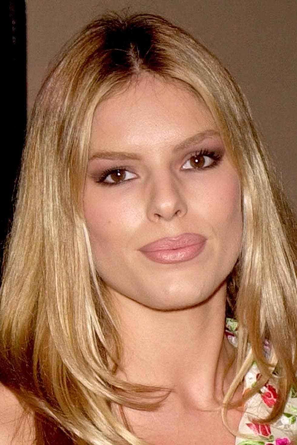 Layla Roberts profile