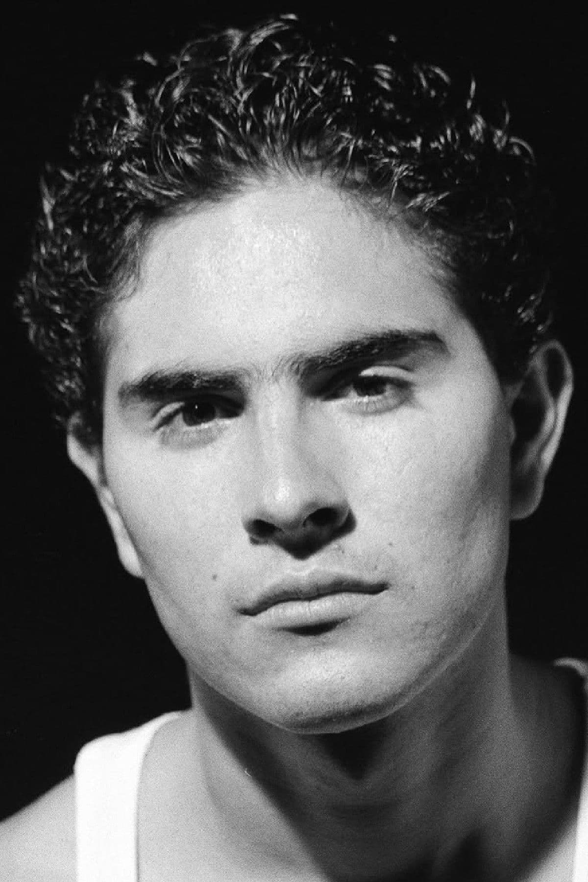 Gilbert Luna profile