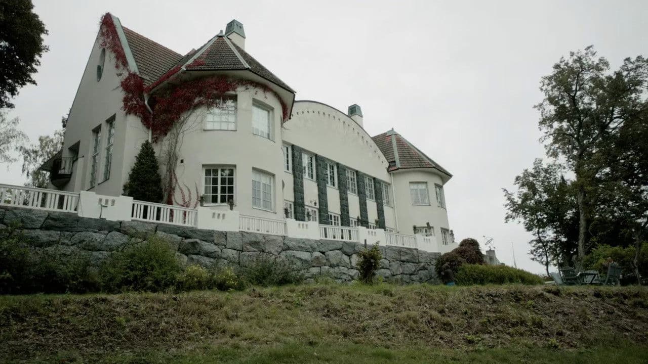 Roses, Kisses and Death backdrop