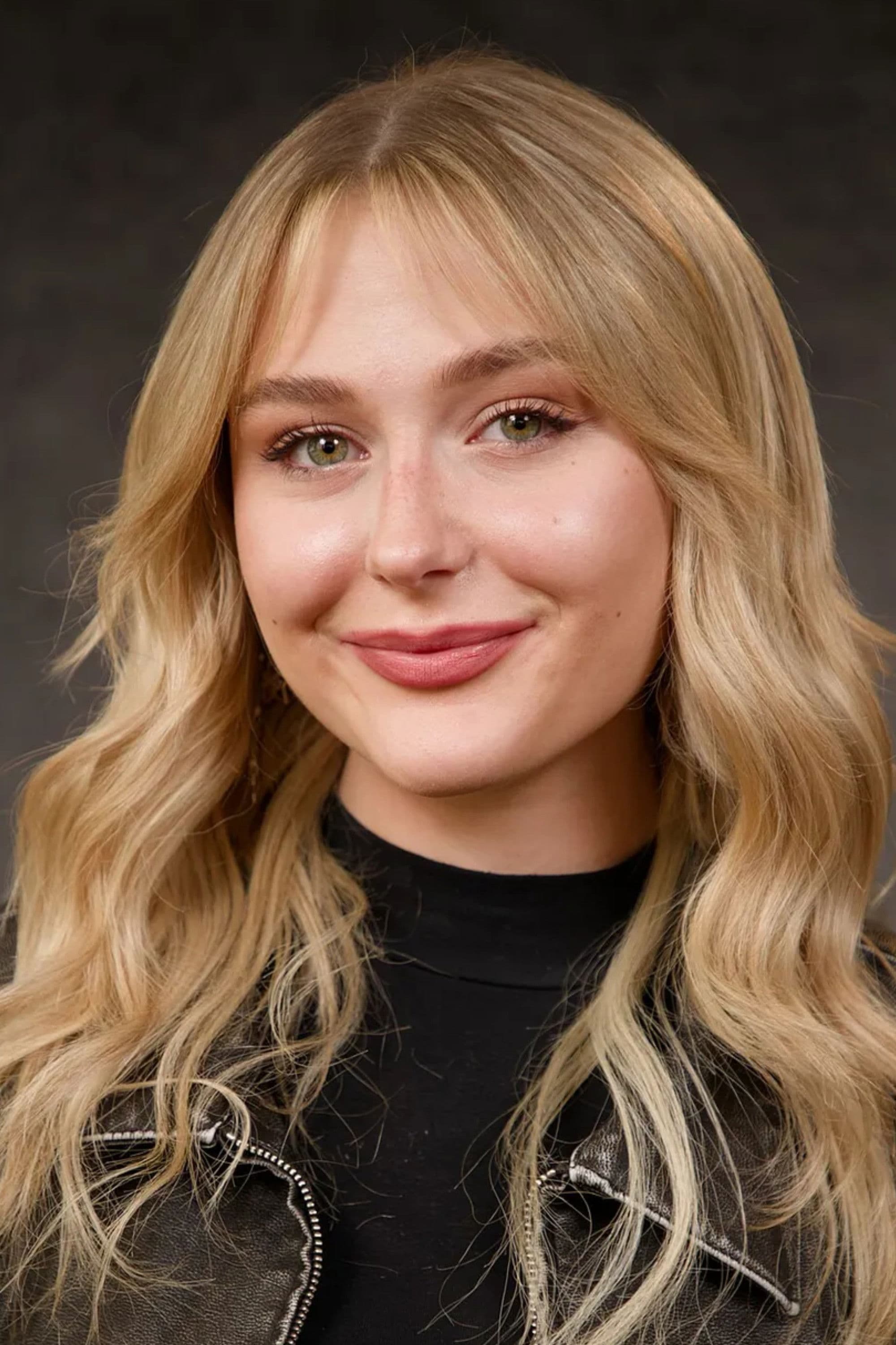 Alyvia Alyn Lind profile