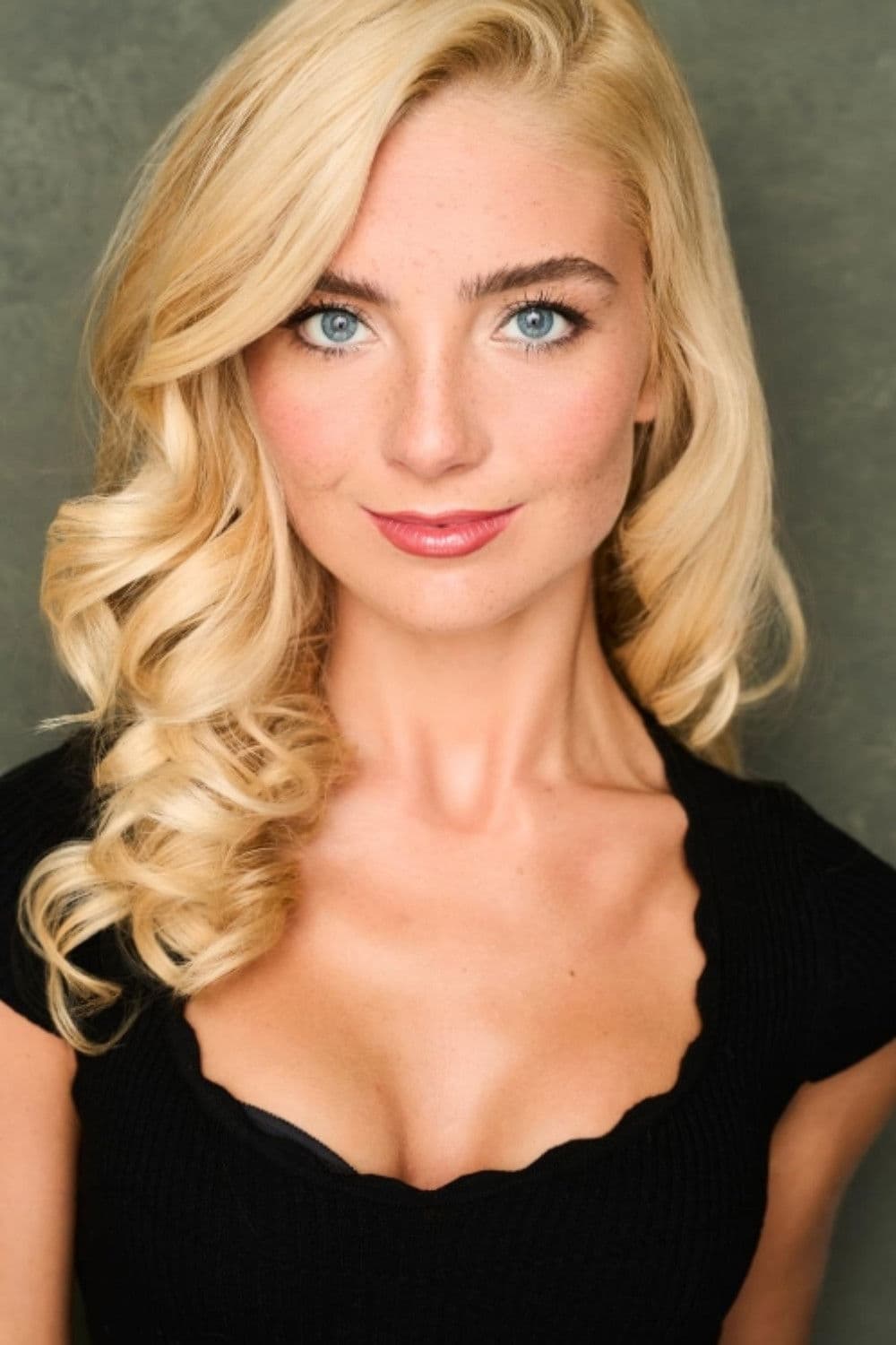 Dora Dolphin profile