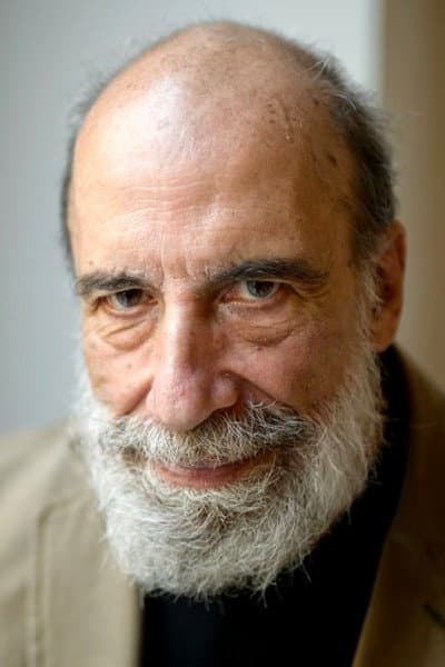 Raúl Zurita profile