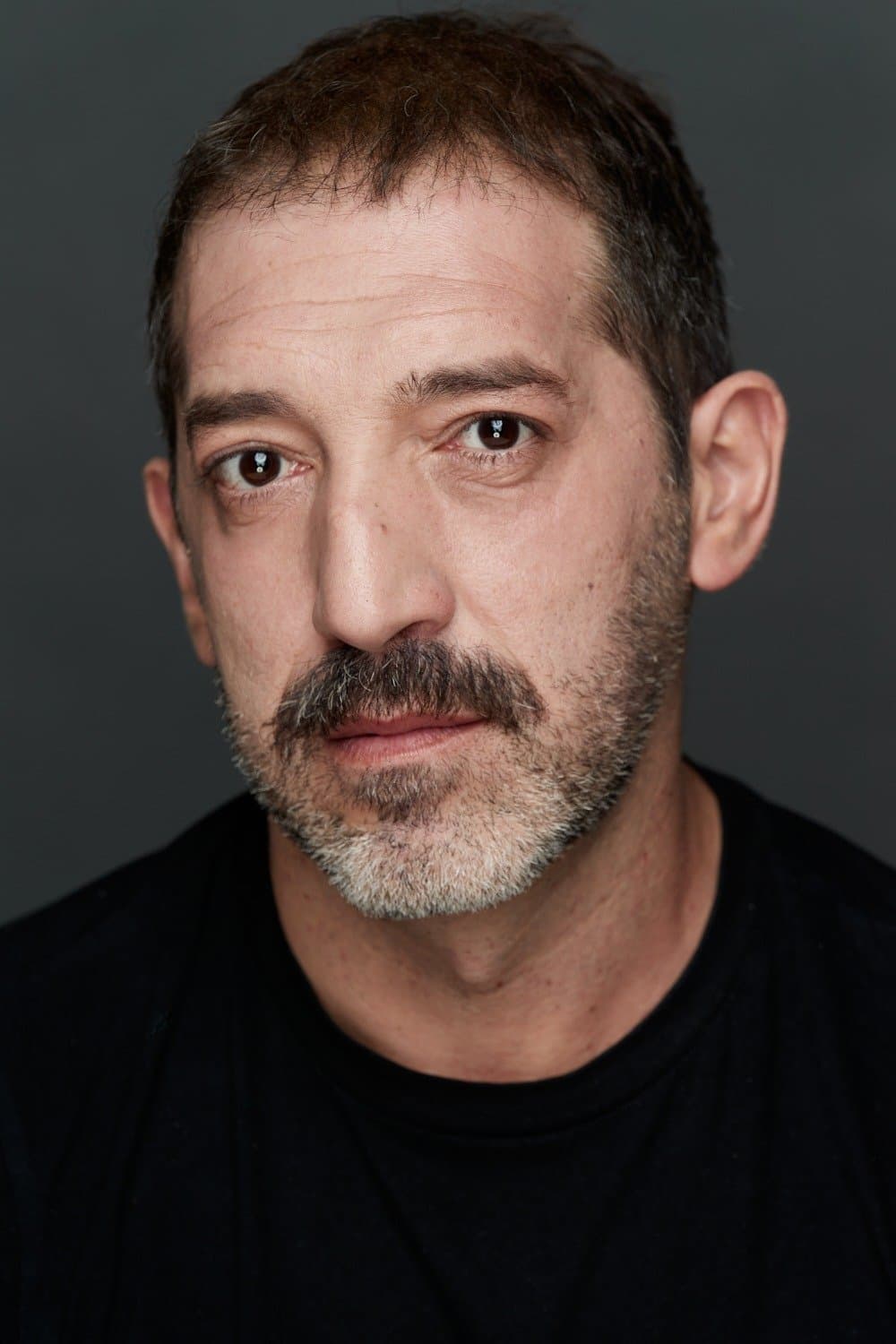 Juan Olivares profile