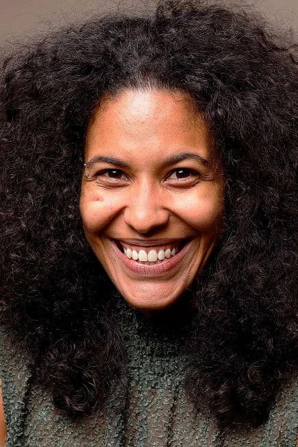 Isamara Castilho profile