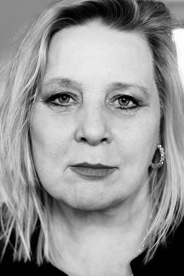 Esther Gronenborn profile