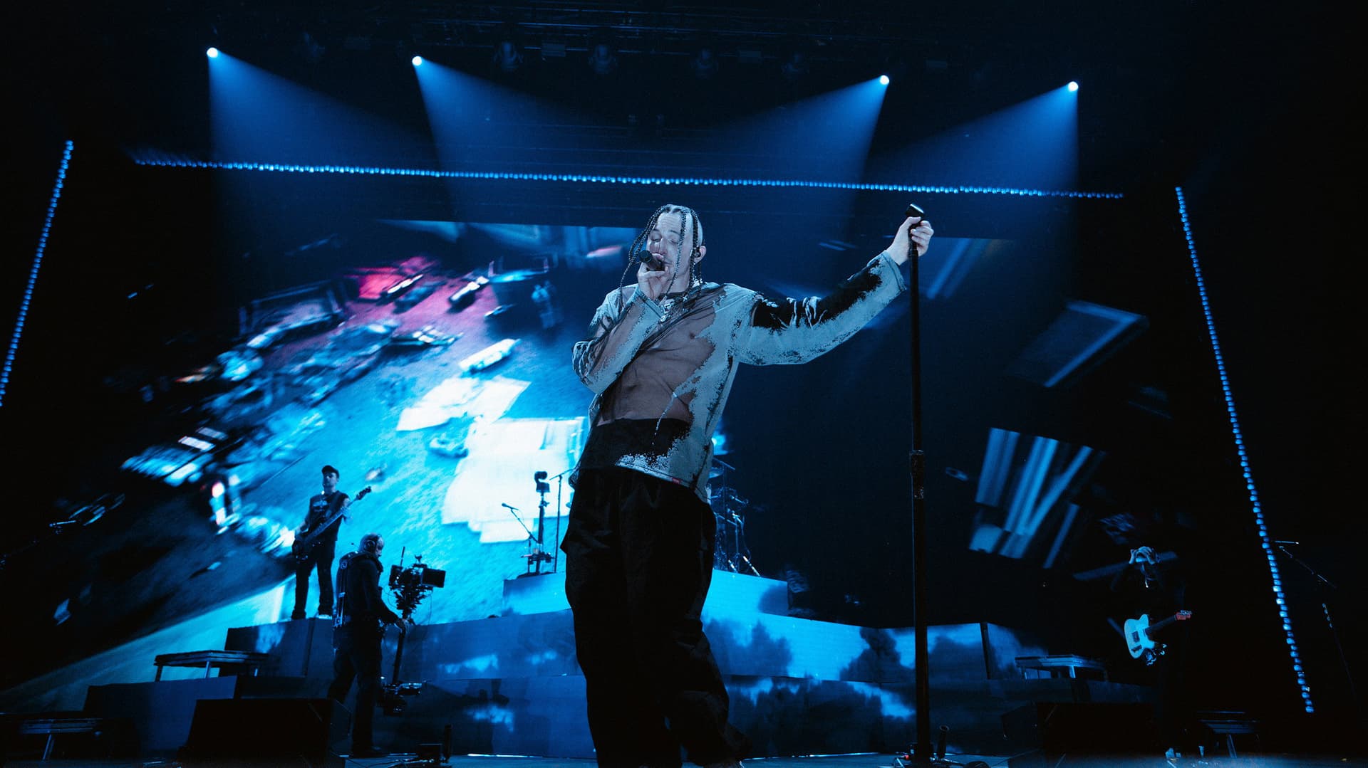 Chase Atlantic: Lost in Heaven backdrop