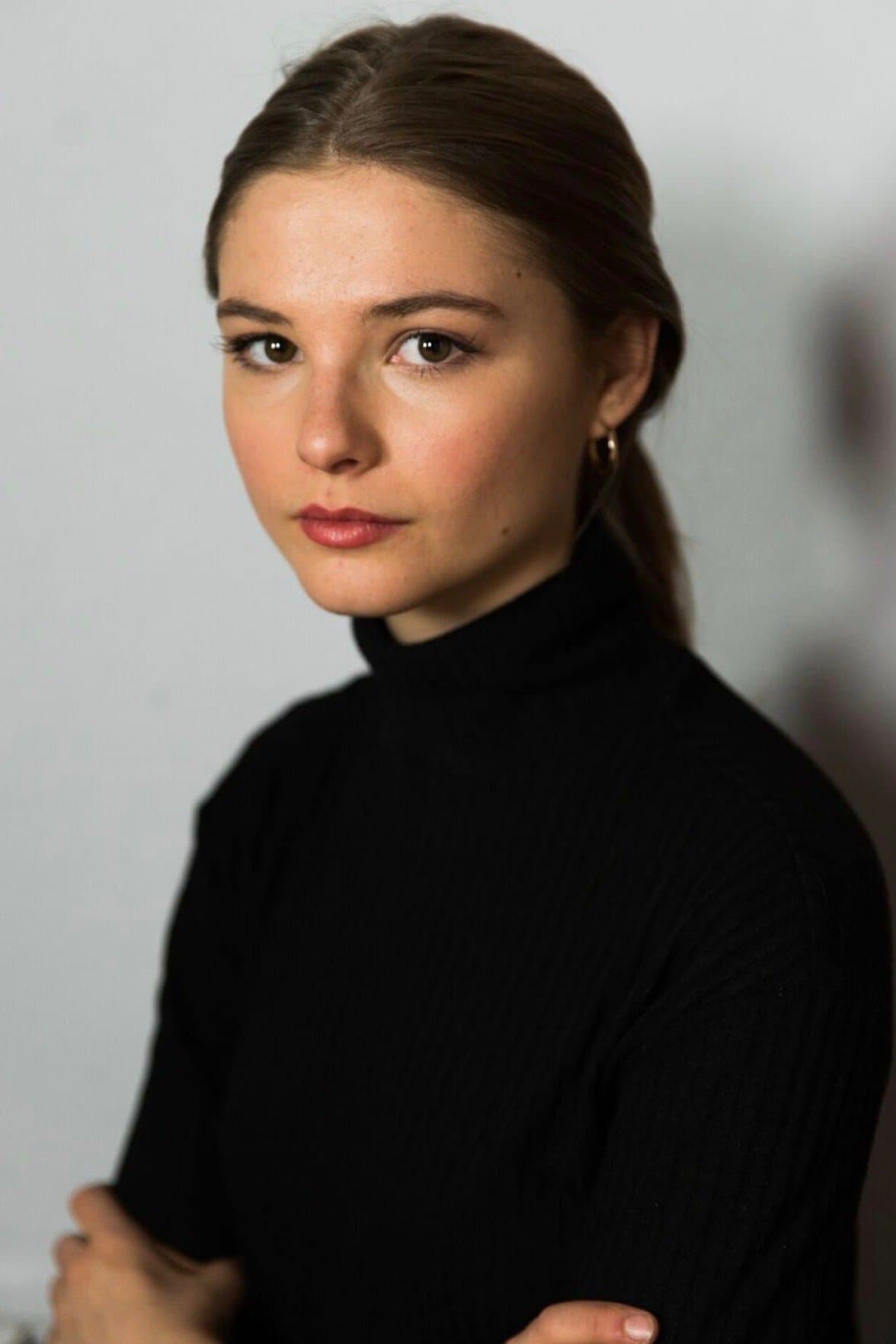 Stefanie Scott profile