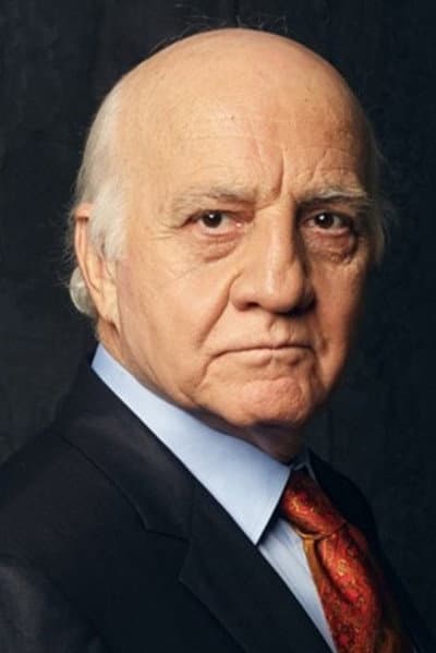 Altan Akışık profile