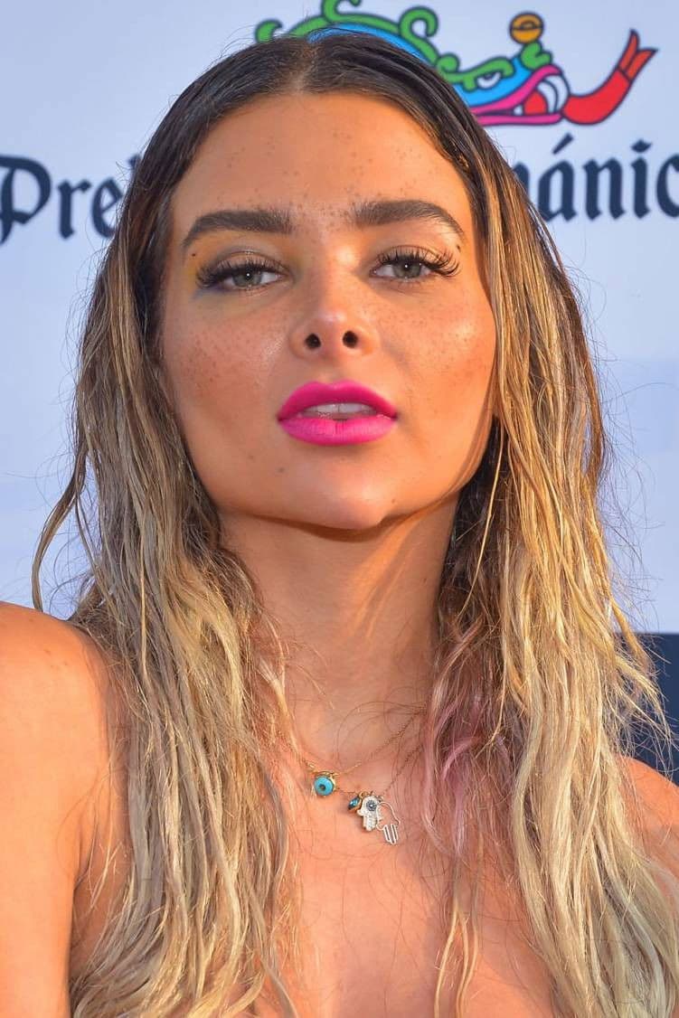 Nicole Mayer profile