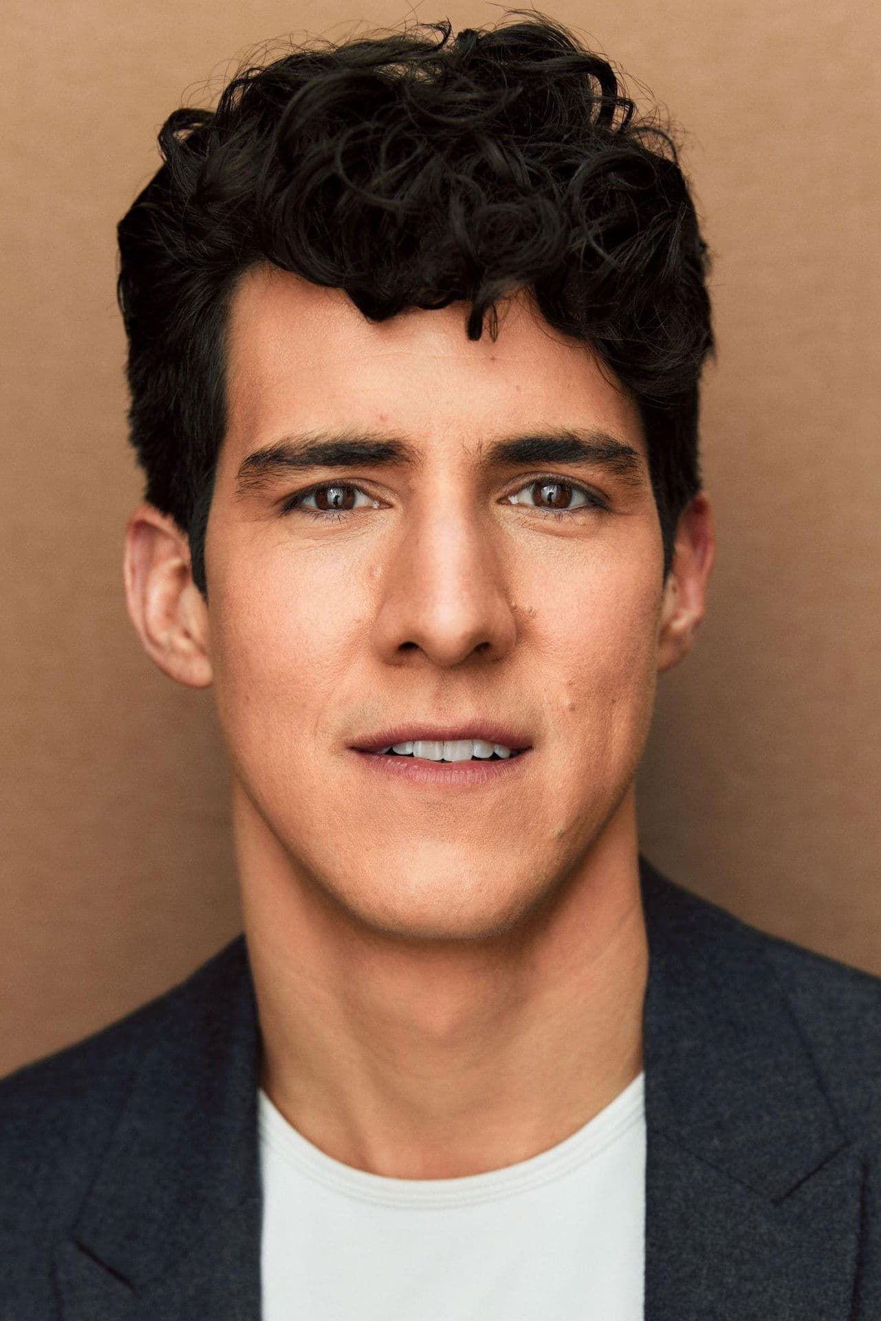 Daniel Arana profile