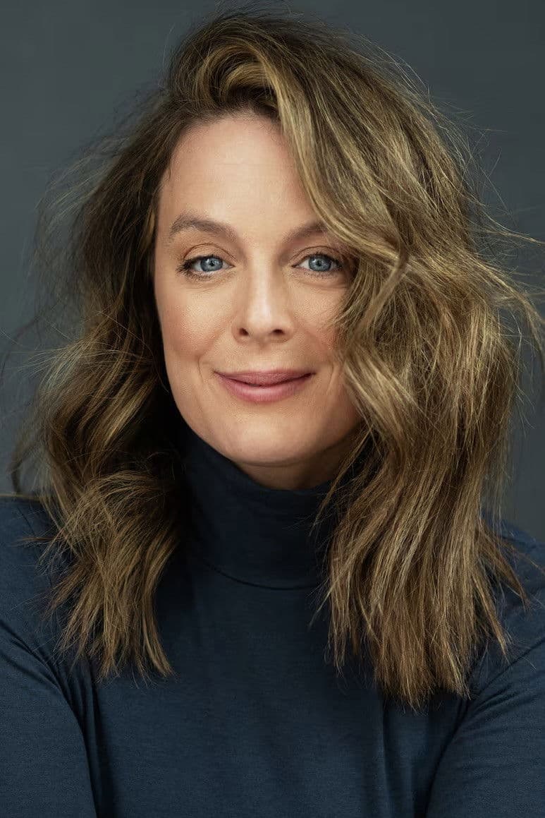 Julie Le Breton profile