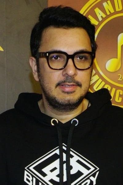 Dinesh Vijan profile