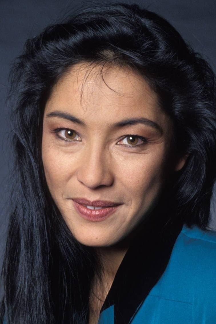 Ysabelle Lacamp profile