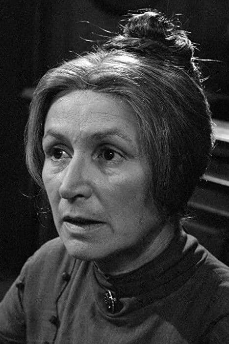 Nina Popelíková profile