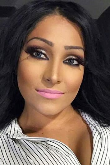 Amanda León profile